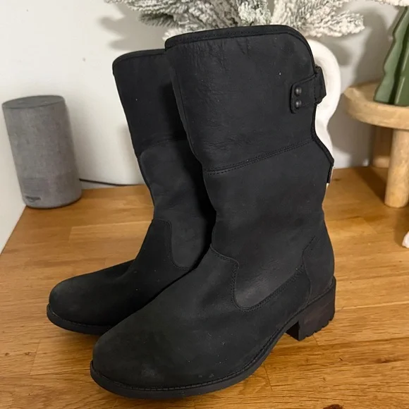 UGG size 6 Black and Cream Women's Boots - Picture 7 of 8